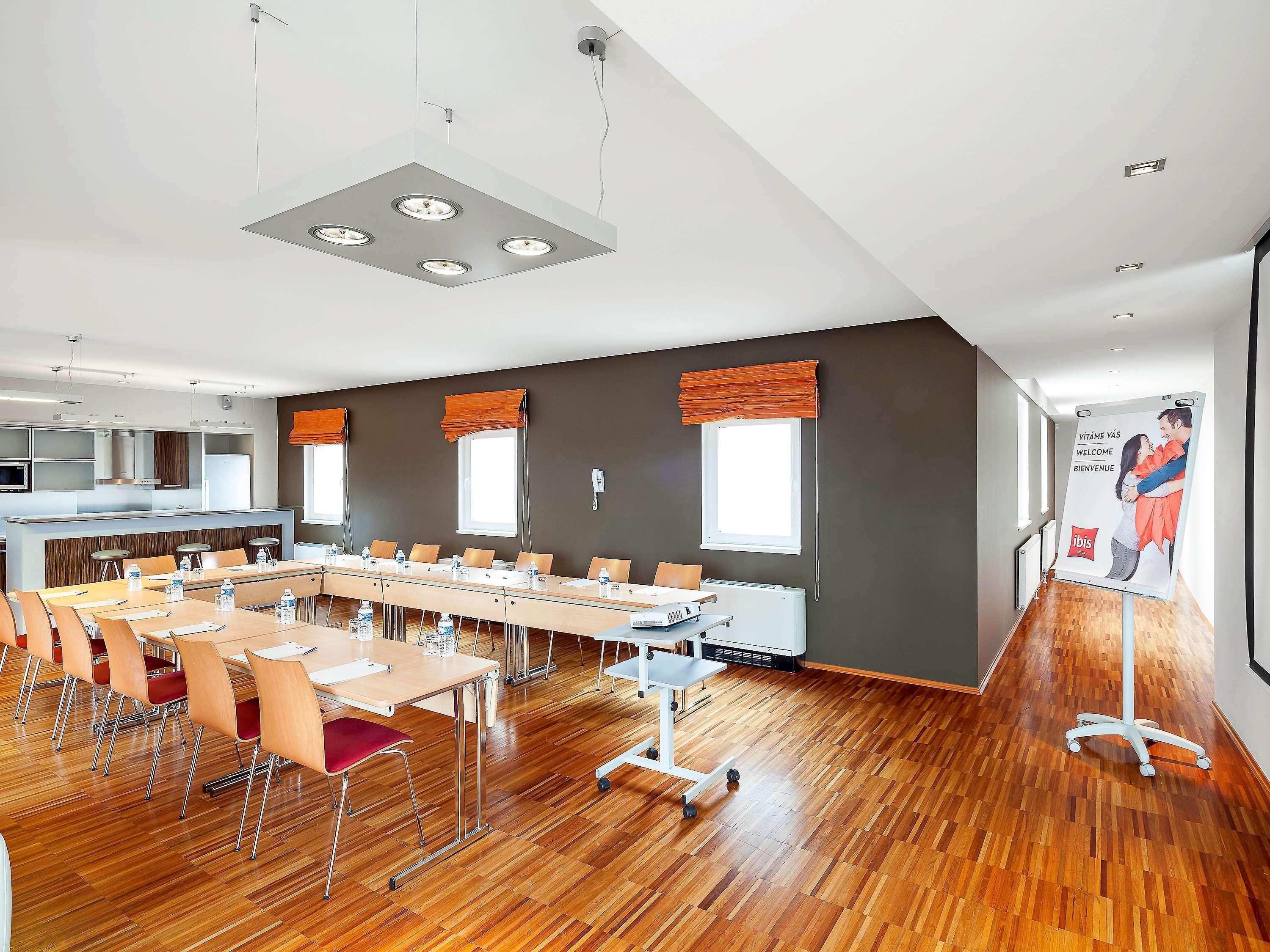 Hotel Ibis Old Town 3*