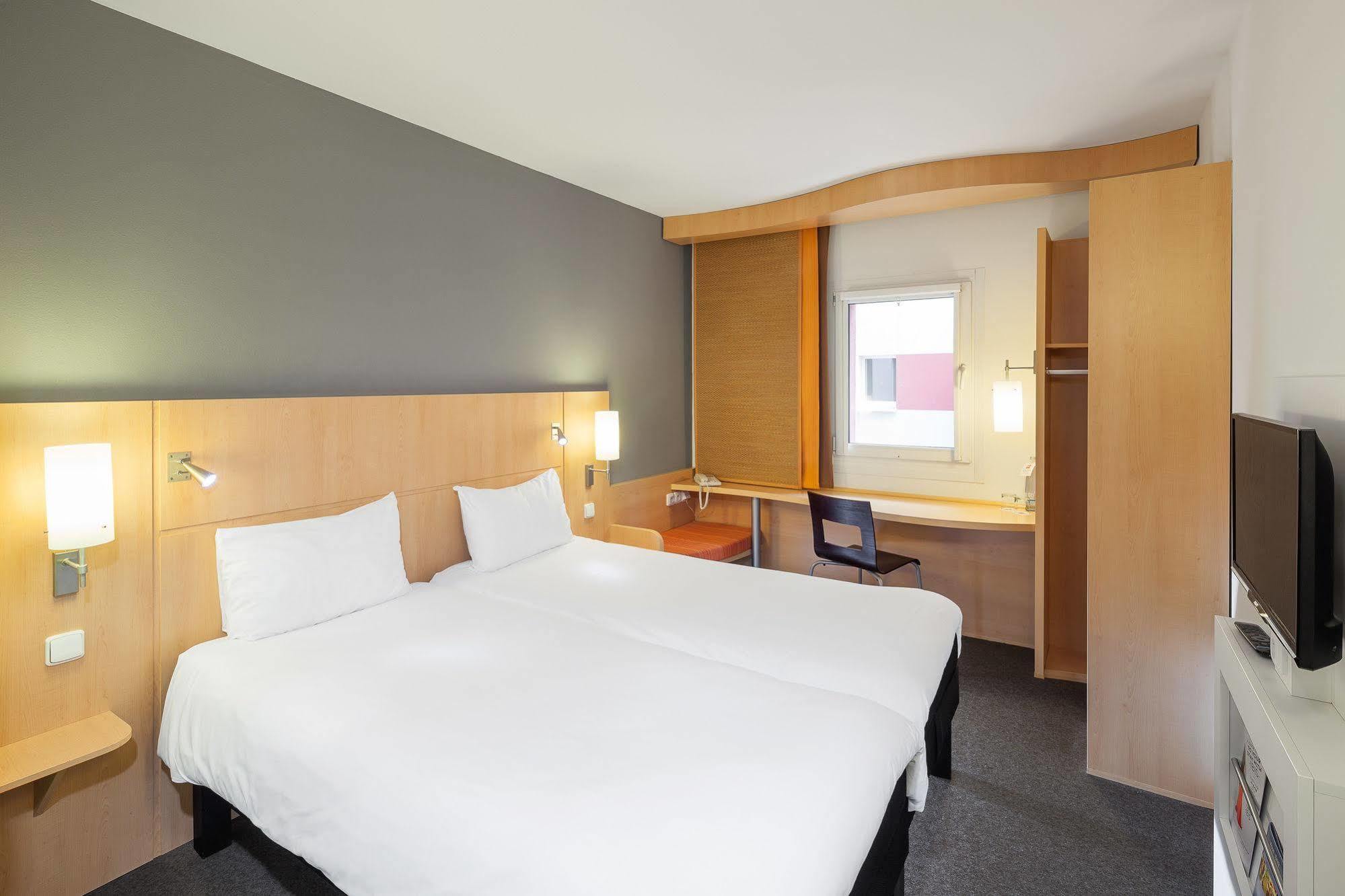 Ibis Old Town Hotel